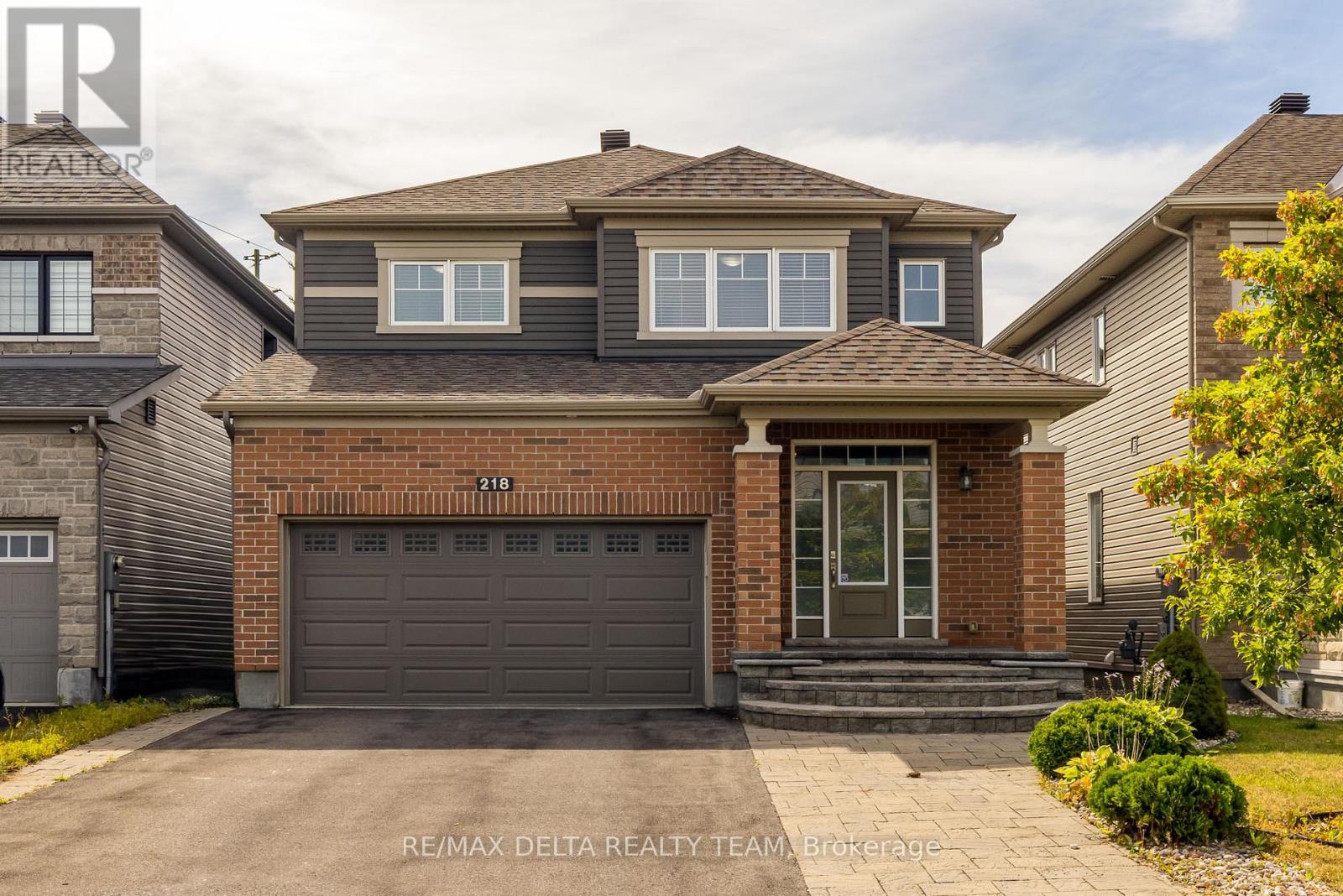 218 Enclave Walk, Ottawa, ON K1W 0J4