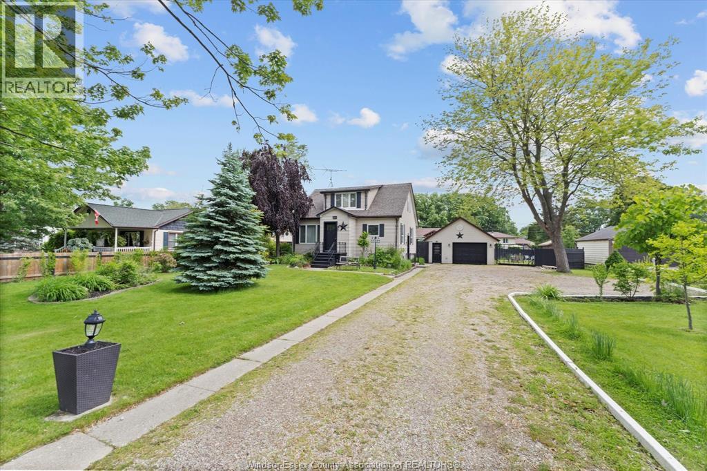 297 Talbot S, Essex, ON N8M 1C2