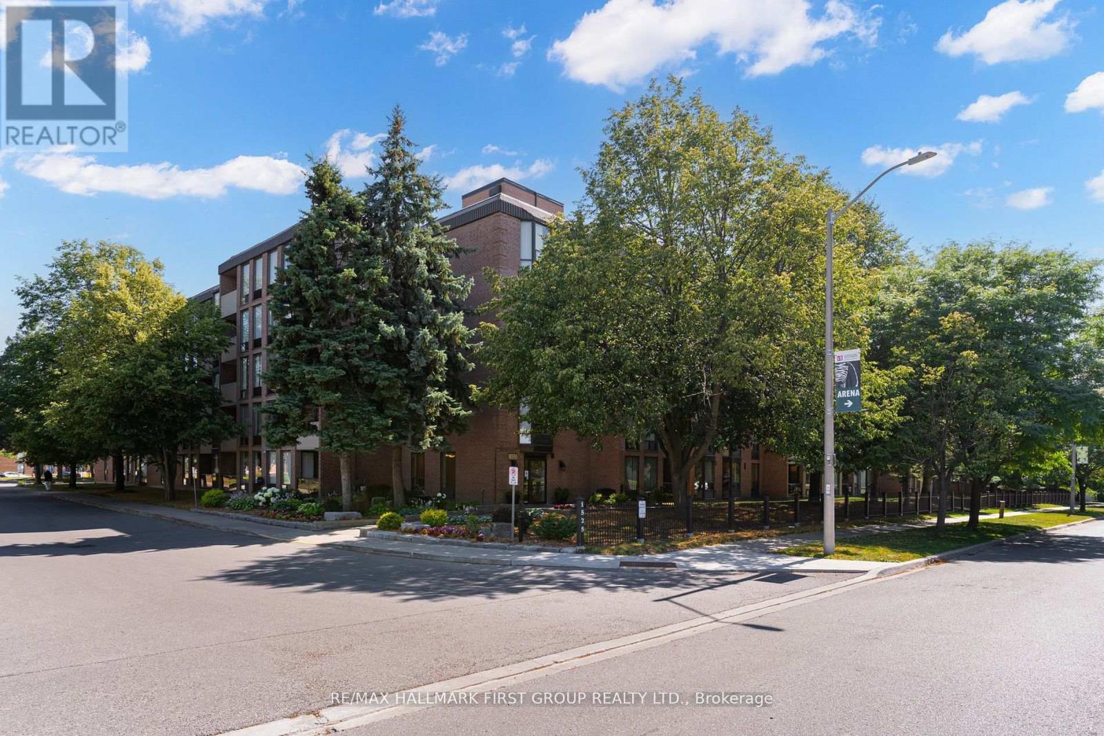 110 1525 Diefenbaker Ct, Pickering, ON L1V 3W1