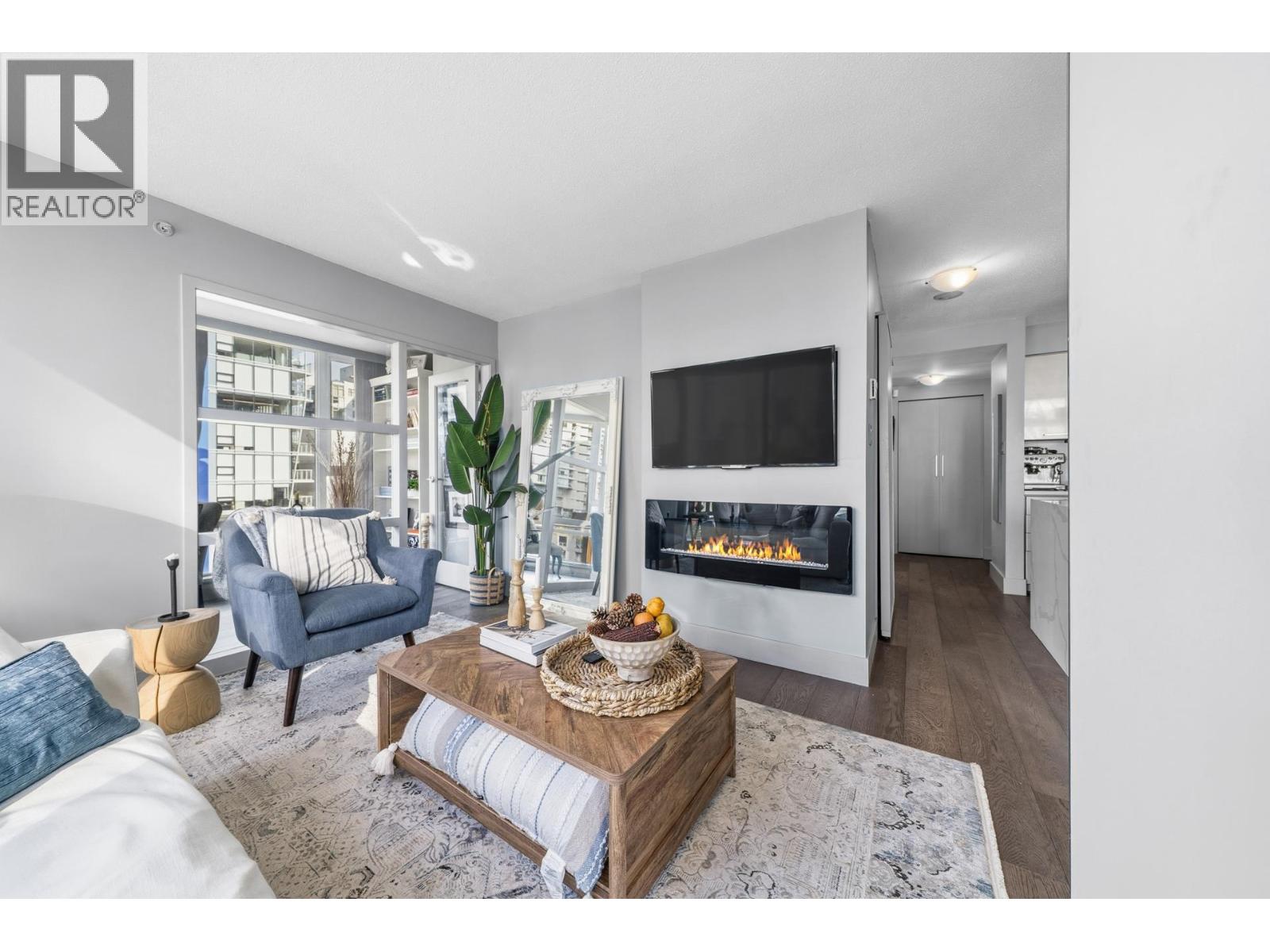 1438 Richards Street Unit 906, Vancouver, BC V6Z 3B8