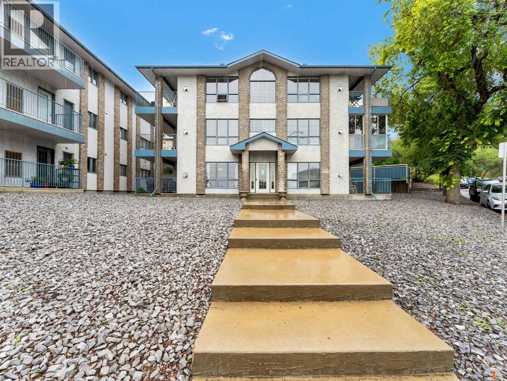 407 Macleod Trail Se Unit 2, Medicine Hat, AB T1A 8P7