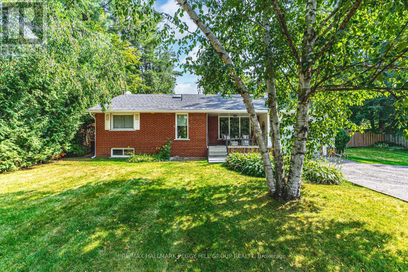 1105 St Vincent St, Springwater, ON L0L 1X1