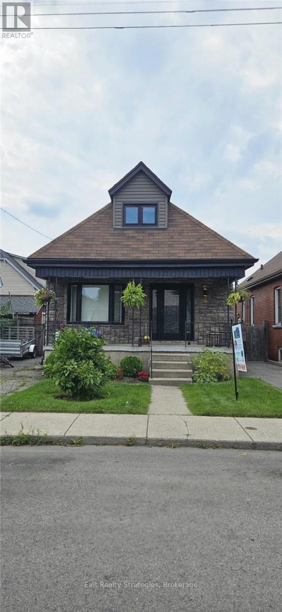 65 Tuxedo Ave N, Hamilton, ON L8H 4P6