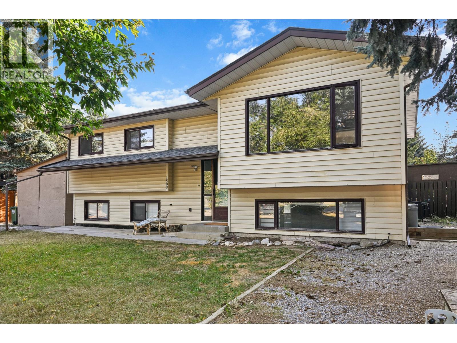 1509 8th Street, Invermere, BC V0A 1K4