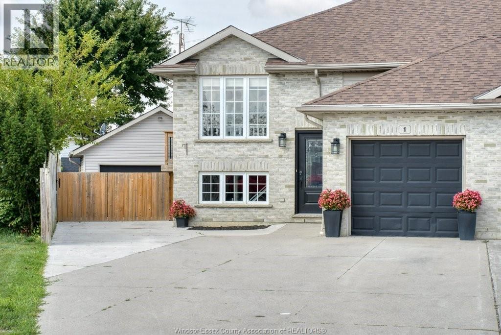 1 Regal Dr, Chatham-Kent, ON N0P 2L0