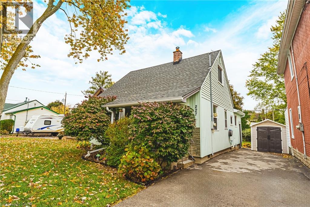227 Schlueter St, Cambridge, ON N3H 4B6