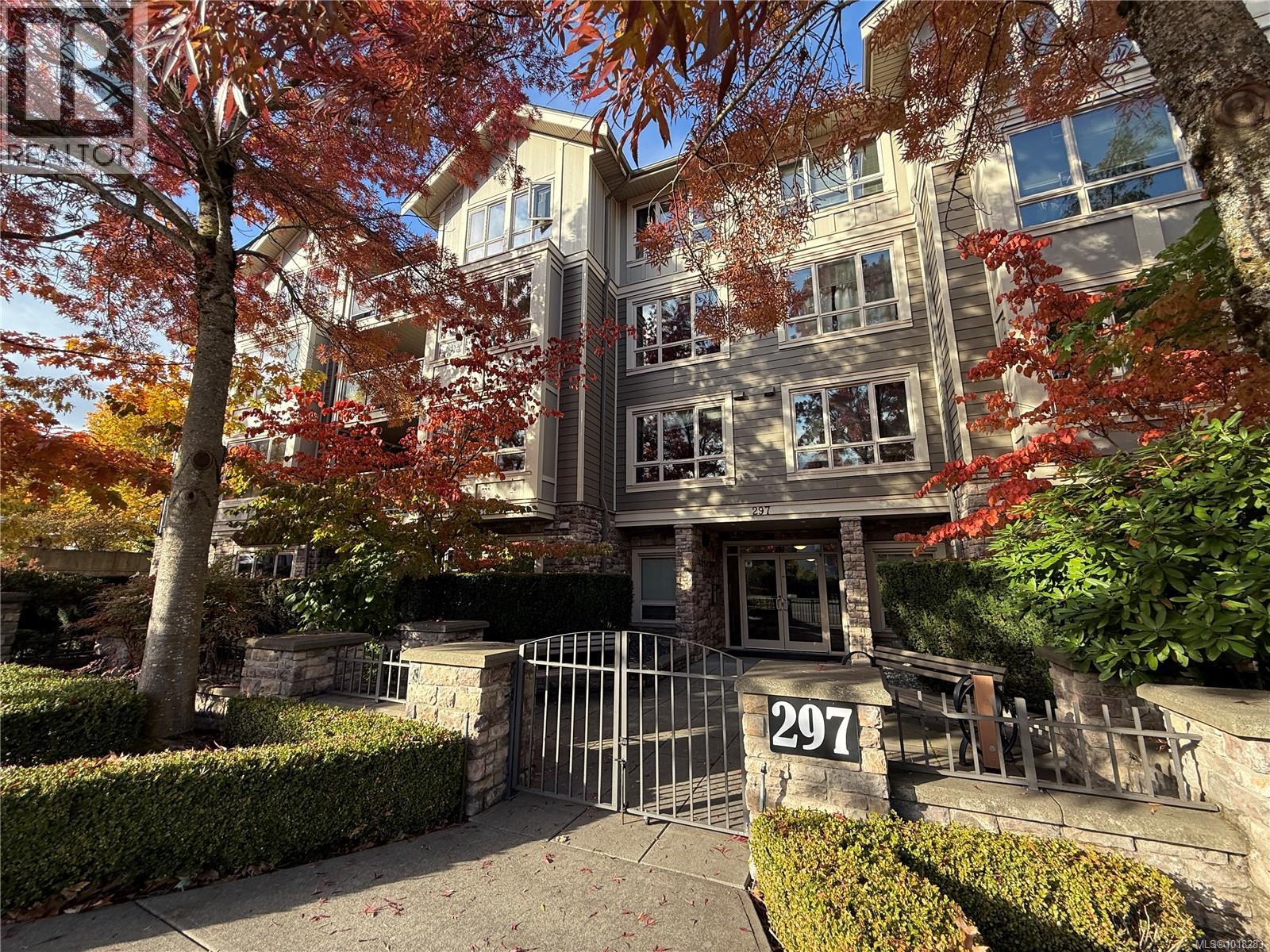 297 Hirst Ave W Unit 404 Ave, Parksville, BC V9P 0A4