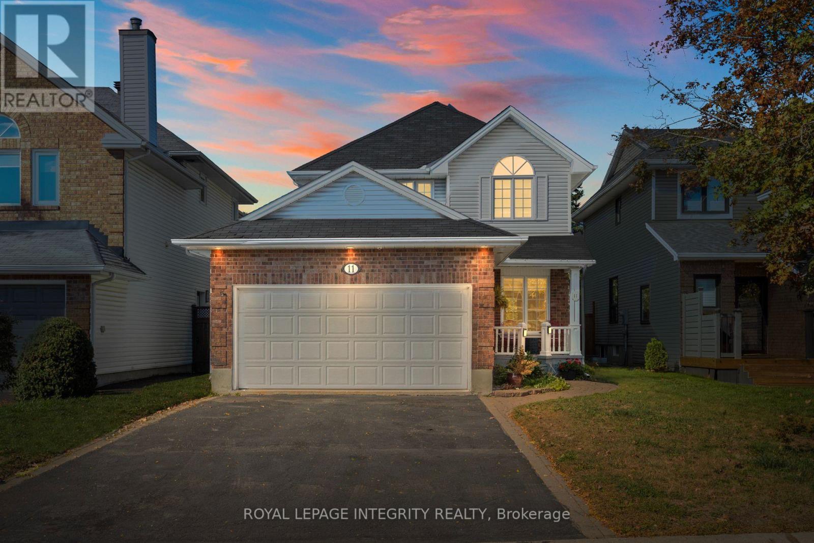 11 Royal Field Cres, Ottawa, ON K2J 4G1