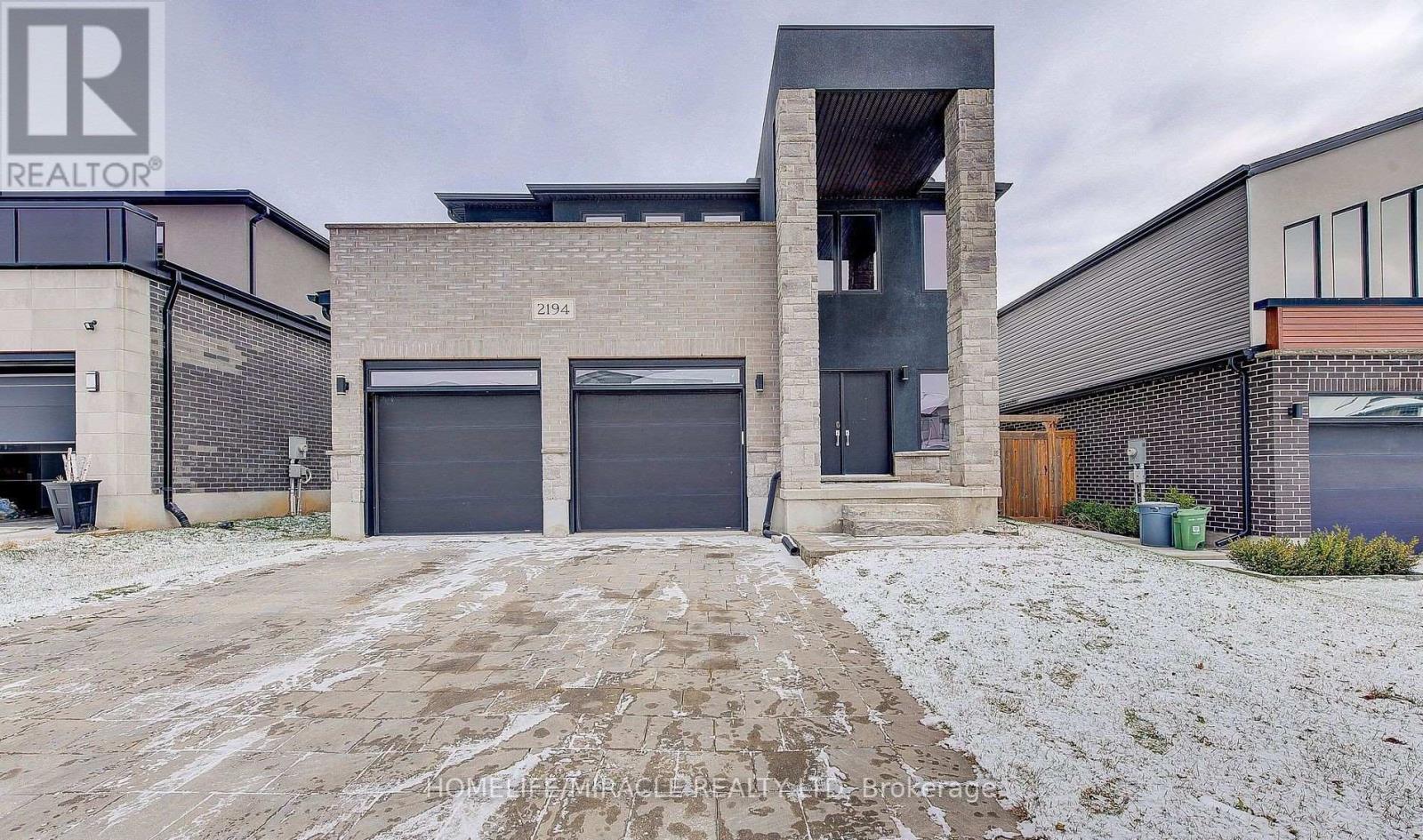 2194 Westpoint Hts, London, ON N6P 0E9