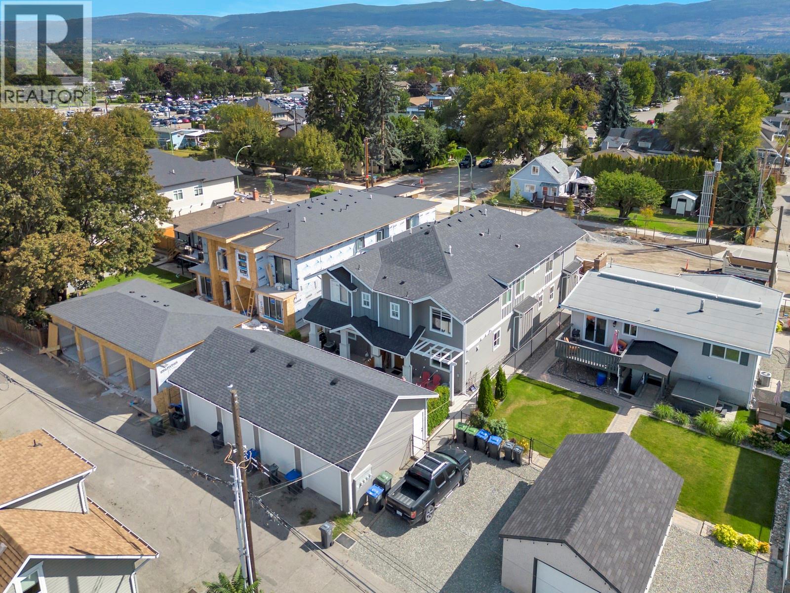 782 Glenwood Ave, Kelowna, BC V1Y 5M5