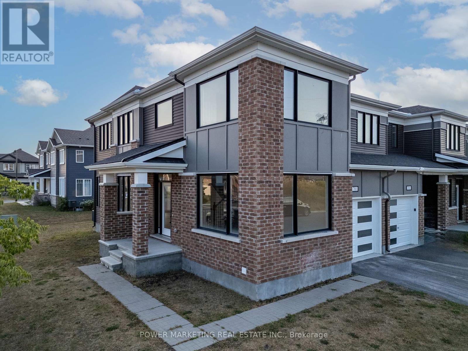 701 Megrez Way, Ottawa, ON K2J 6S9