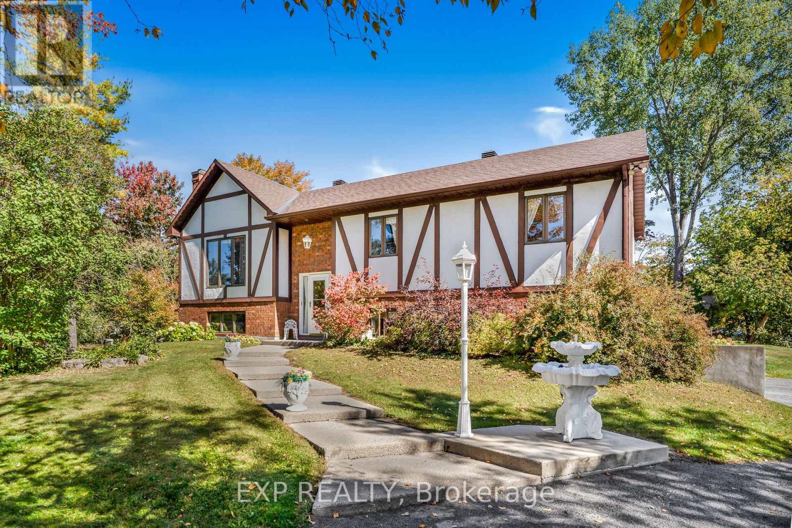 1887 Canaan Rd, Clarence-Rockland, ON K4C 1J8