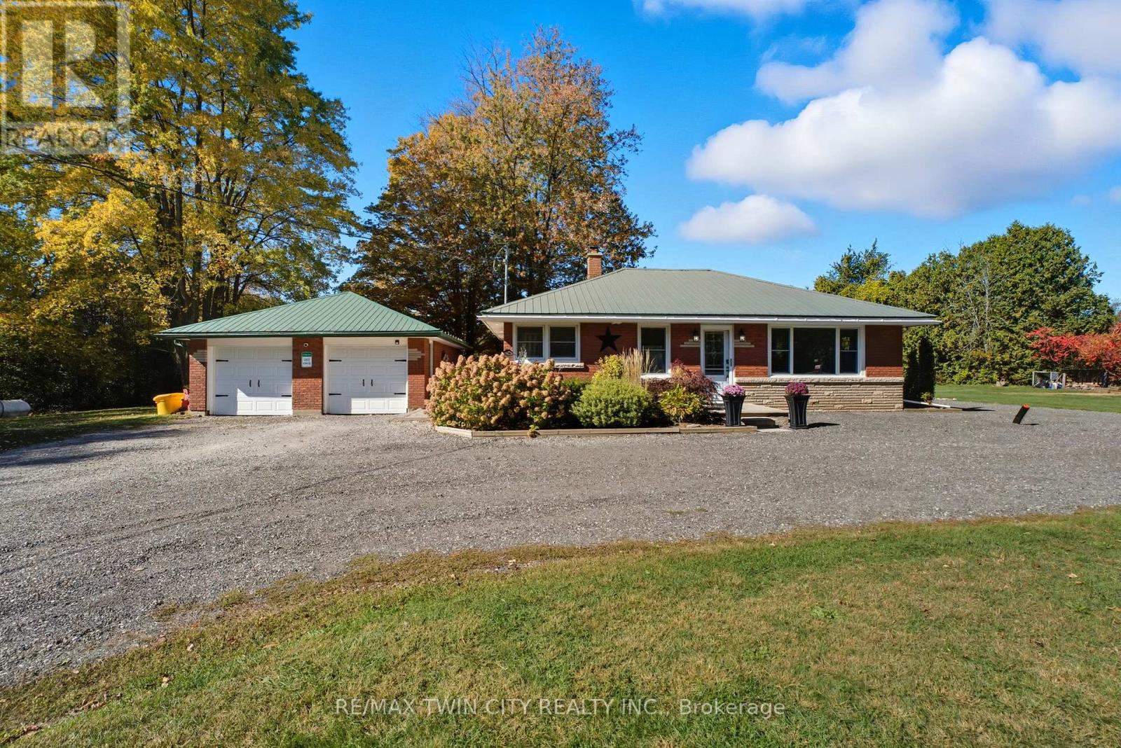 1822 Spragues Rd, North Dumfries, ON N1R 5S5