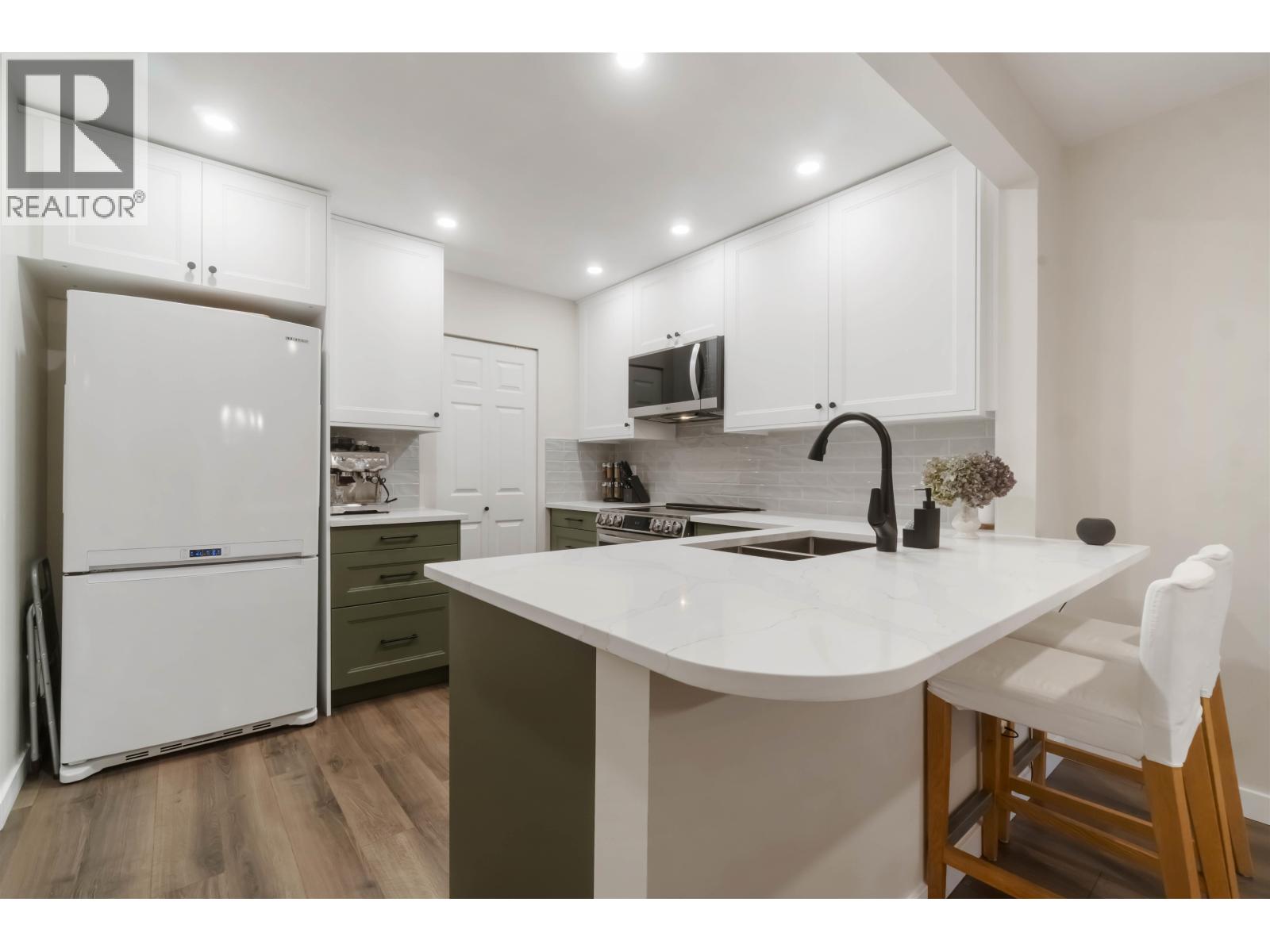 1000 Bowron Court Unit 310, North Vancouver, BC V7H 2V8