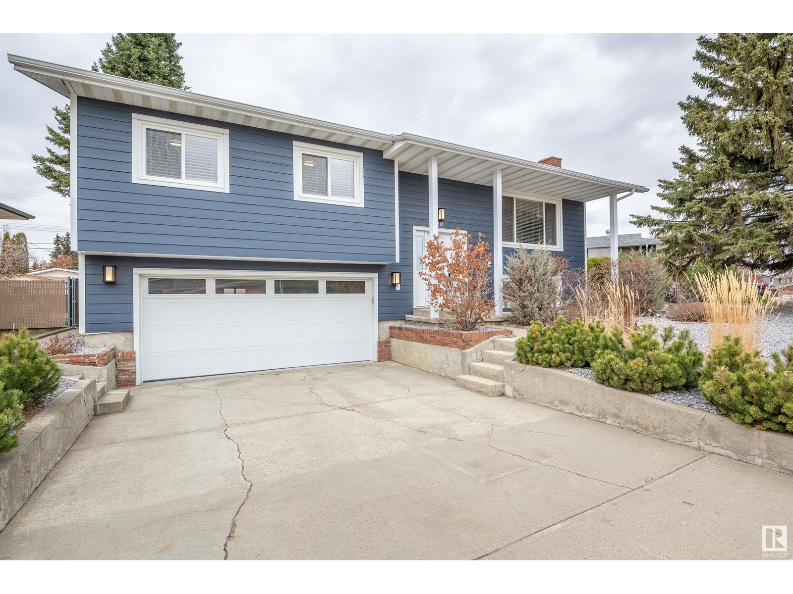 29 Peace River Dr, Devon, AB T9G 1N3