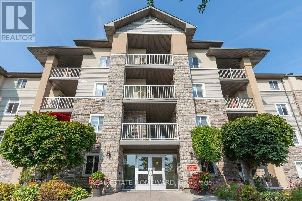 302 684 Warden Ave, Toronto, ON M1L 4W4