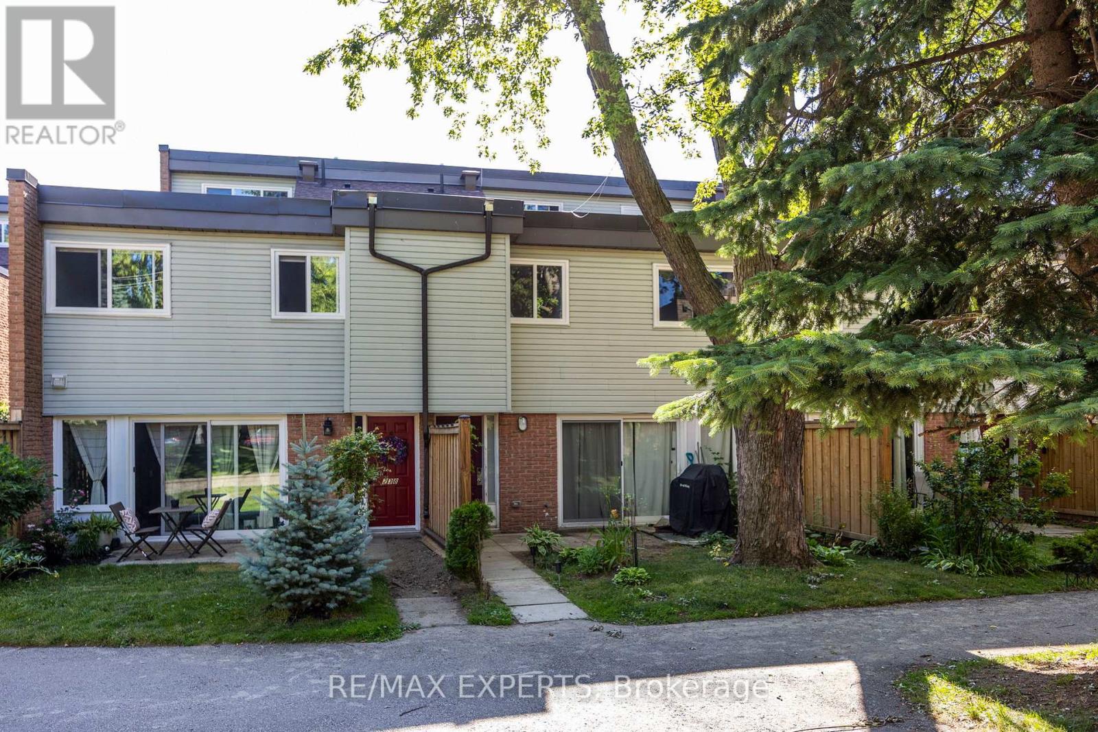 242 Milestone Cres, Aurora, ON L4G 3M2
