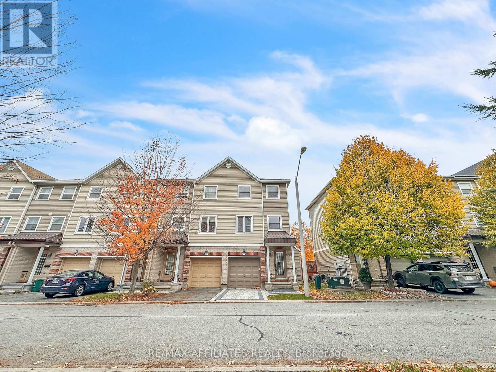 714 Sanibel Private, Ottawa, ON K2H 6P6