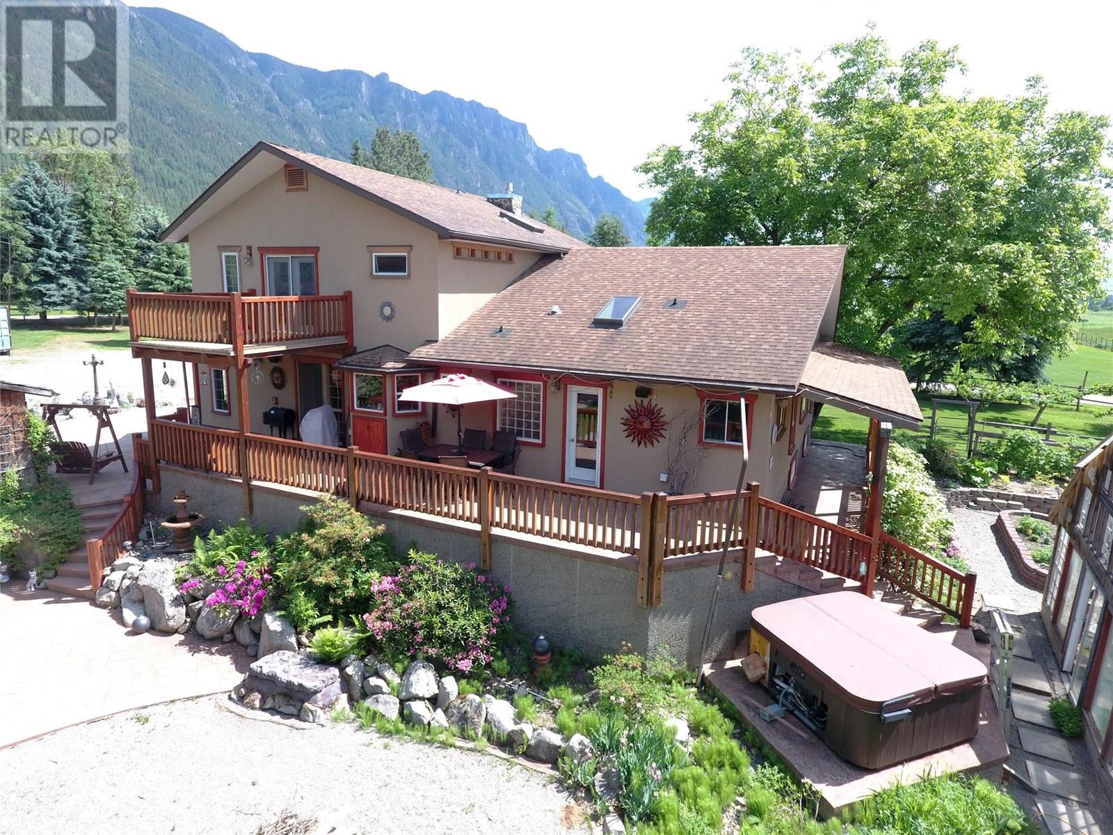 4554 44 St, Canyon, BC V0B 1C1