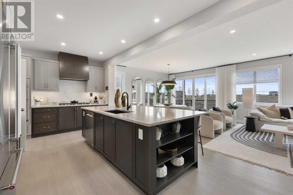 125 Corner Glen Ave NE, Calgary, AB T3N 2L7