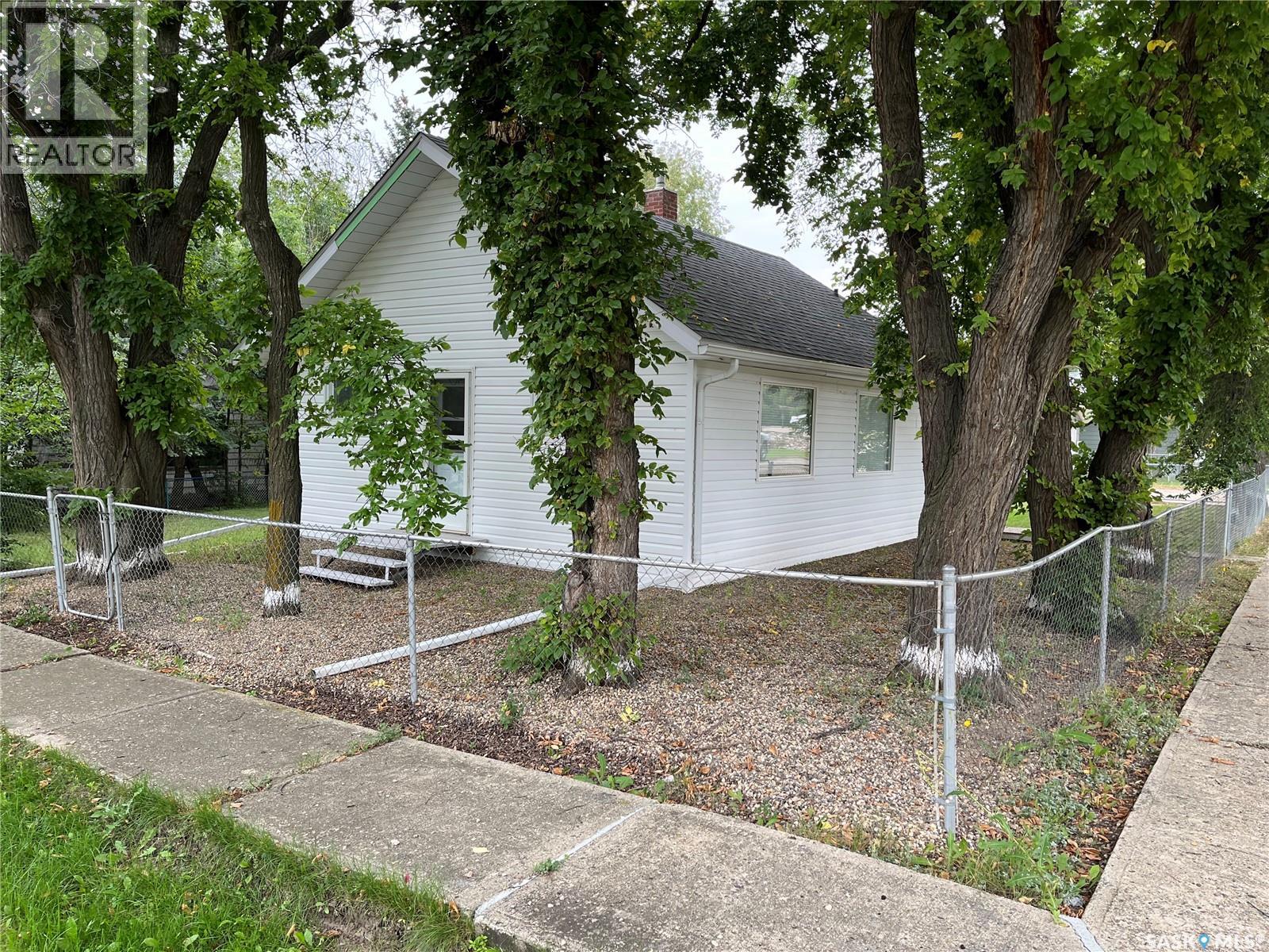 103 4 Avenue East, Lafleche, SK S0H 2K0