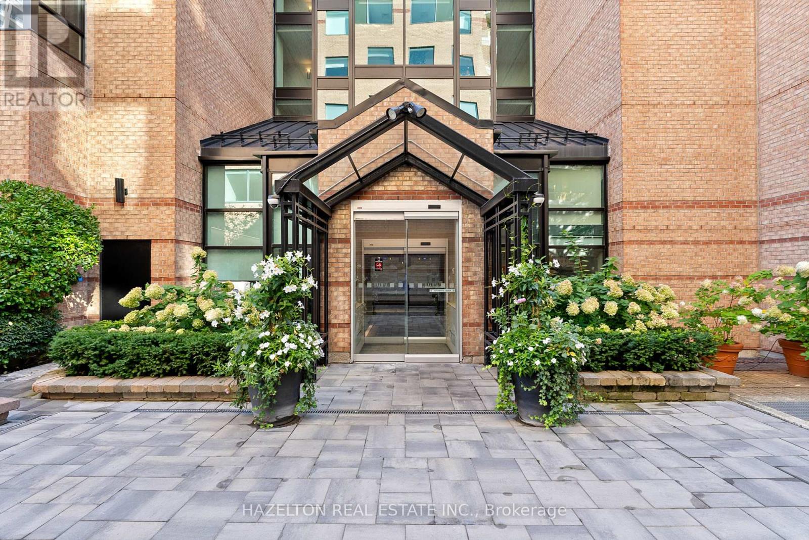 211 225 Davenport Rd, Toronto, ON M5R 1J3