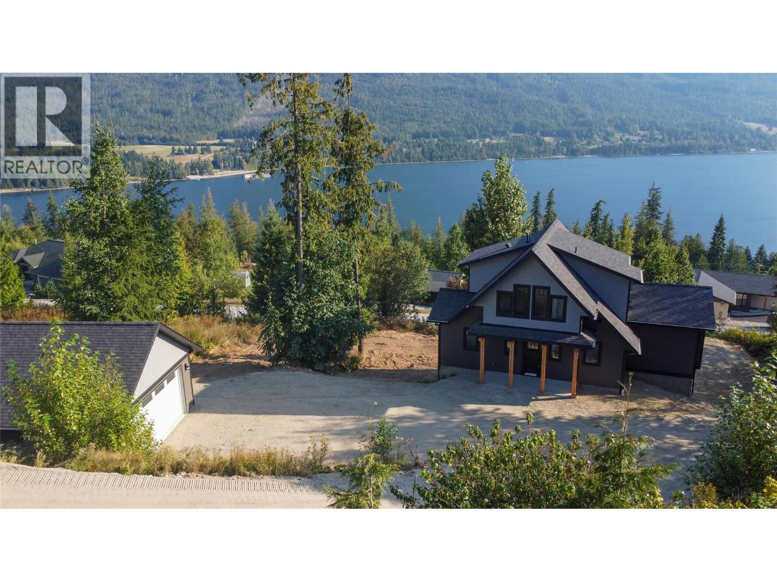 145 Lakeview Dr, Nelson, BC V1L 6W6