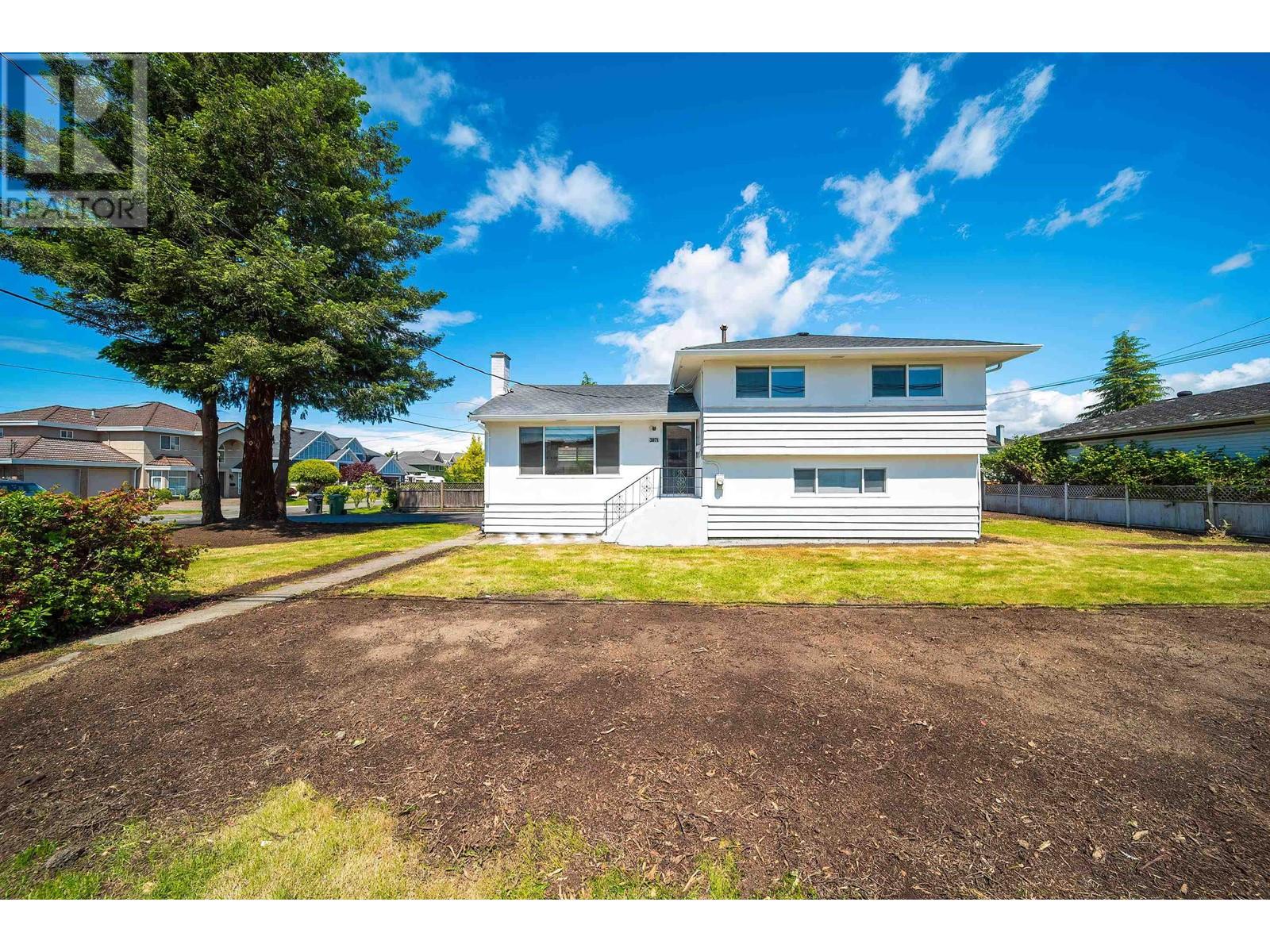 3871 Youngmore Rd, Richmond, BC V7C 1R5