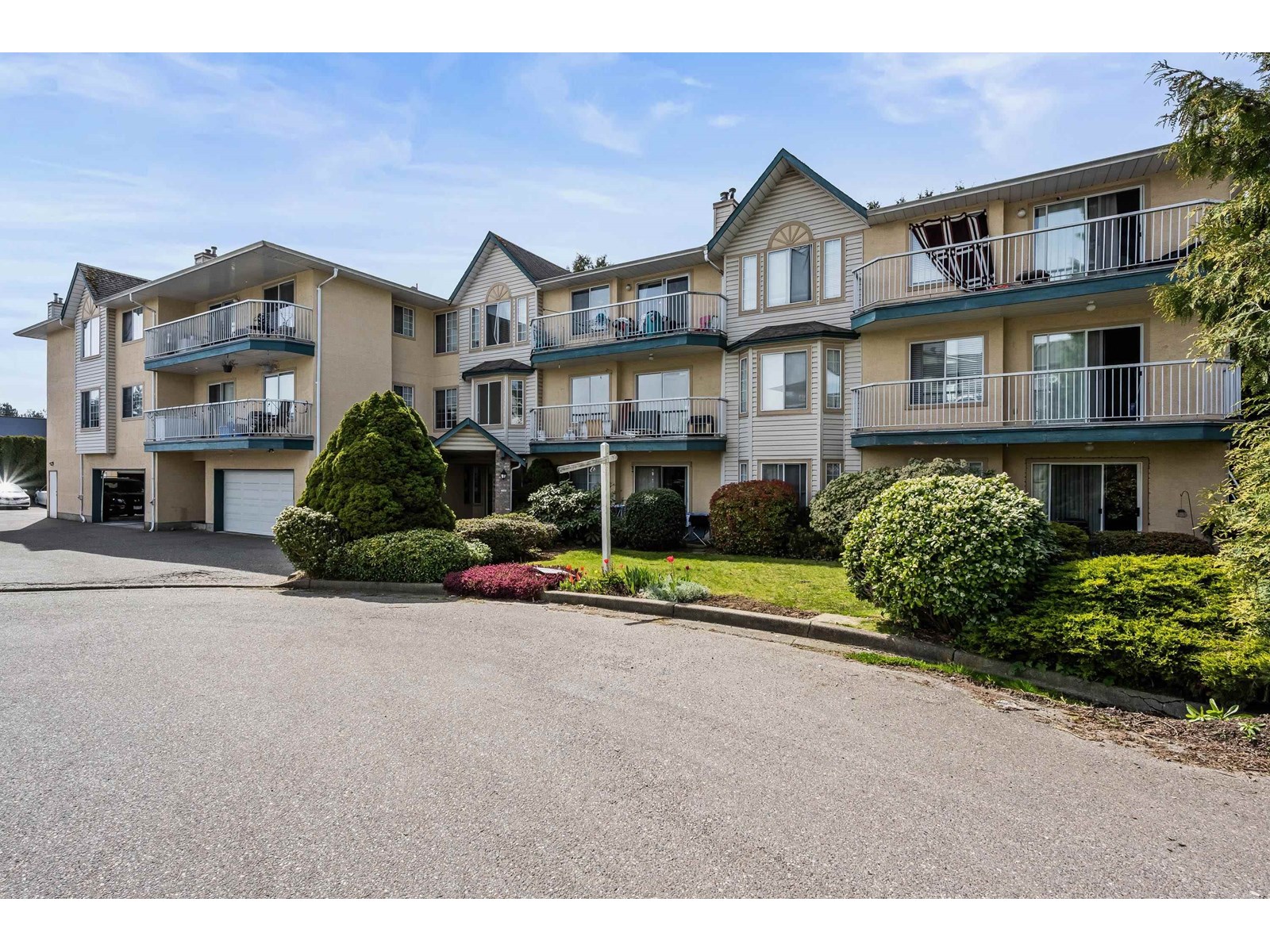 2567 Victoria Street Unit 202, Abbotsford, BC V2T 2T4