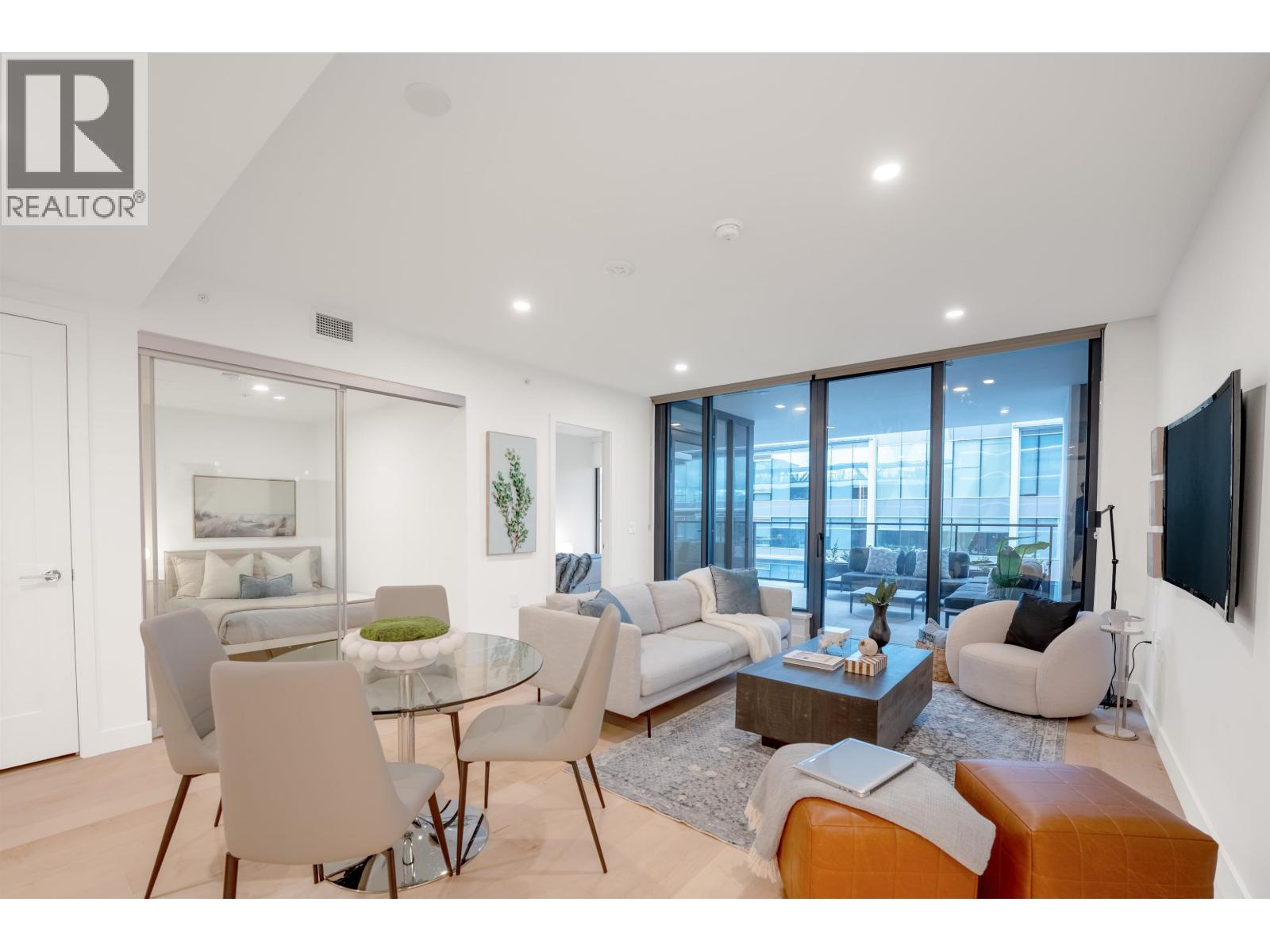 135 E 13th Street Unit 515, North Vancouver, BC V7L 0J8