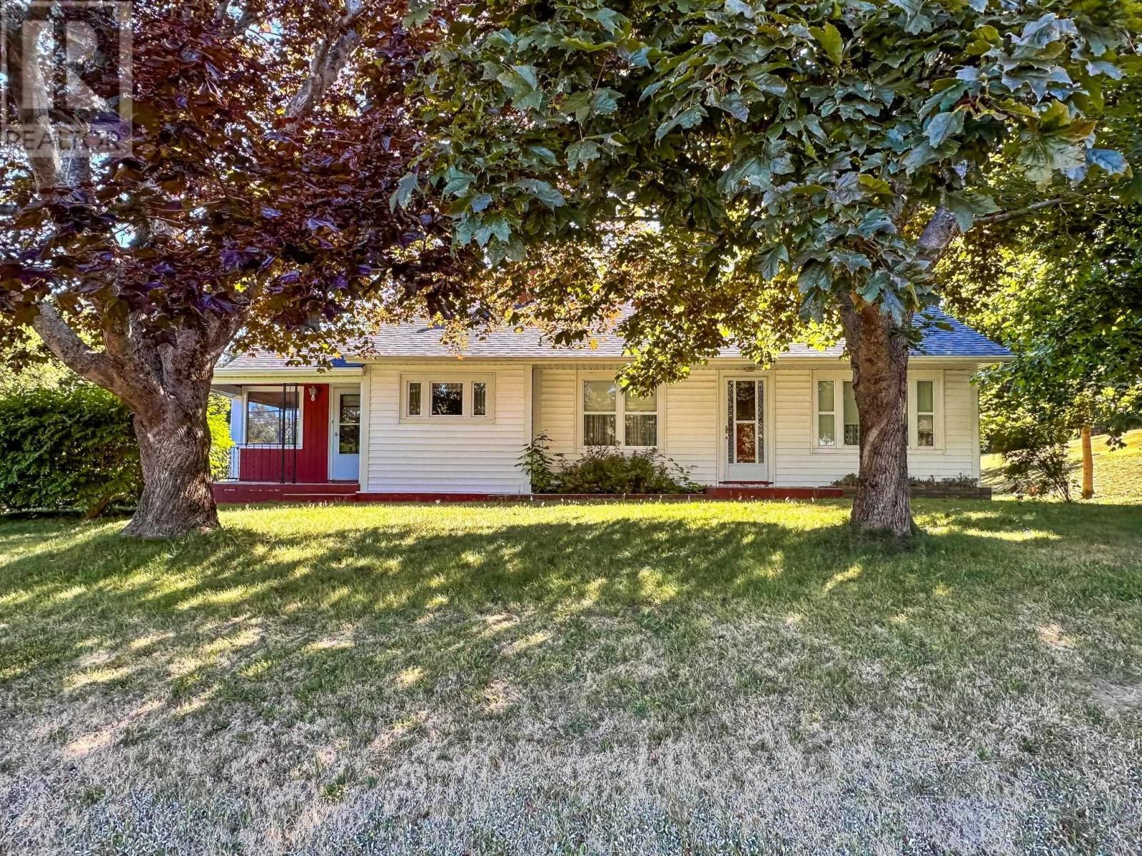 1178 Parker Mountain Rd, Parkers Cove, NS B0S 1A0