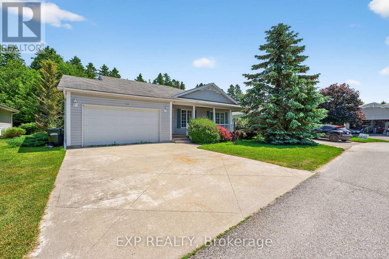 30 Illinois Cres, Wasaga Beach, ON L9Z 3A8