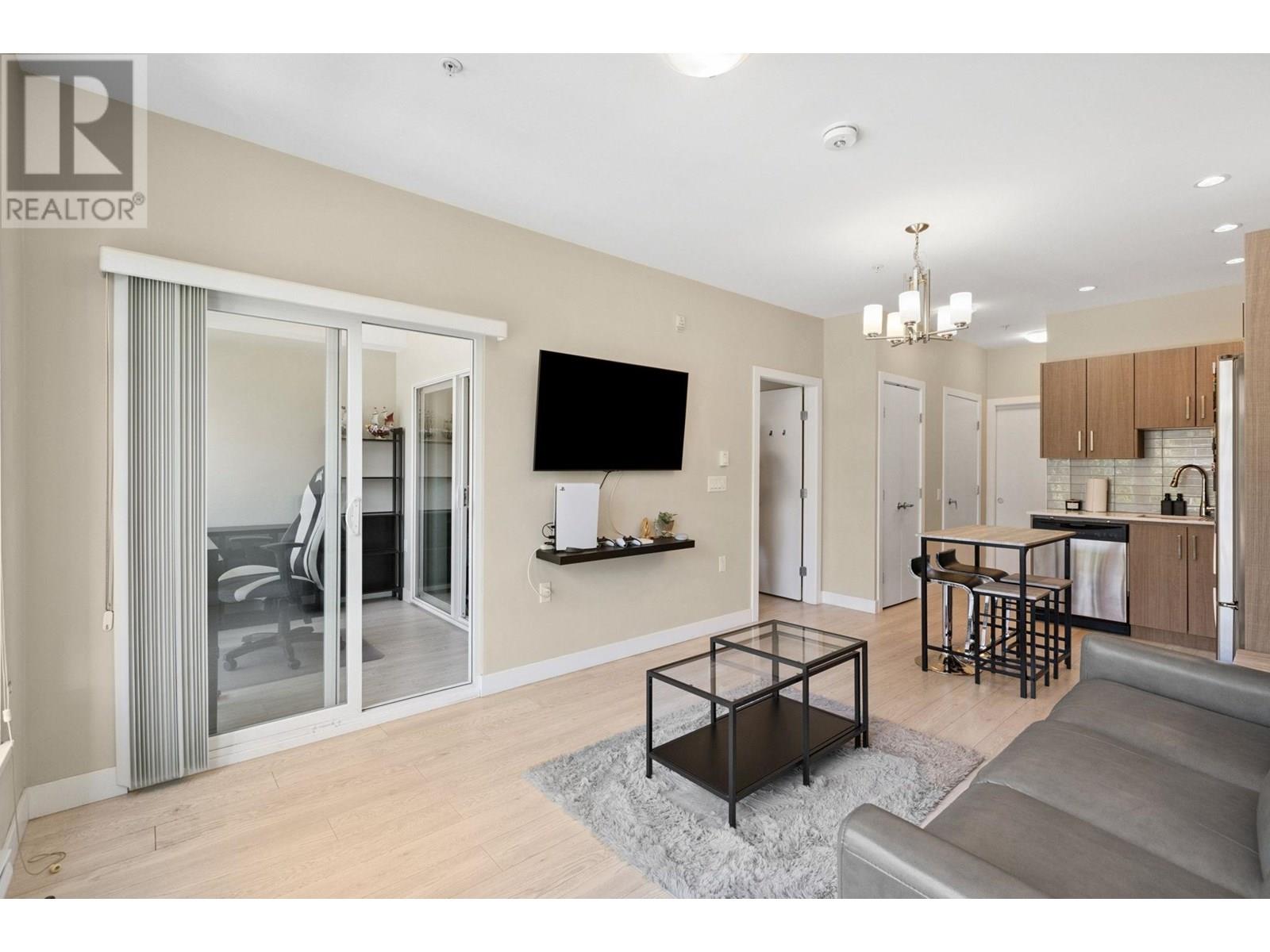 1838 Renfrew Street Unit 218, Vancouver, BC V5M 3H9