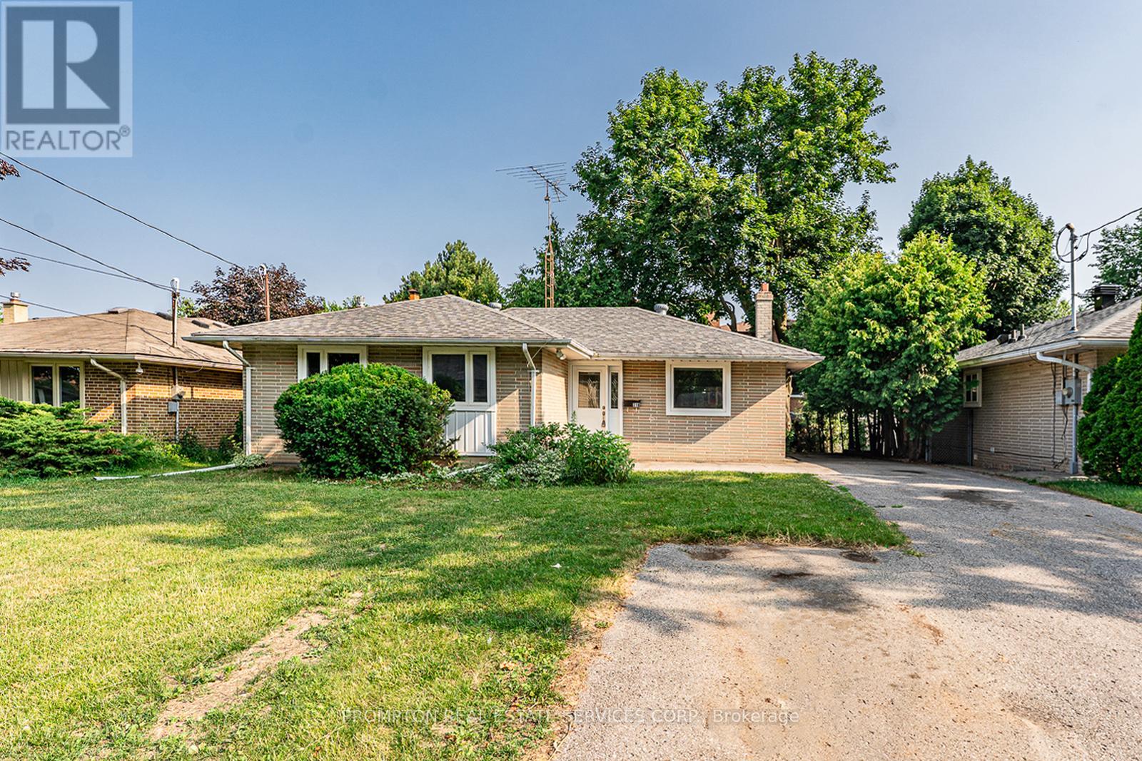 318 Paliser Cres S, Richmond Hill, ON L4C 1R8