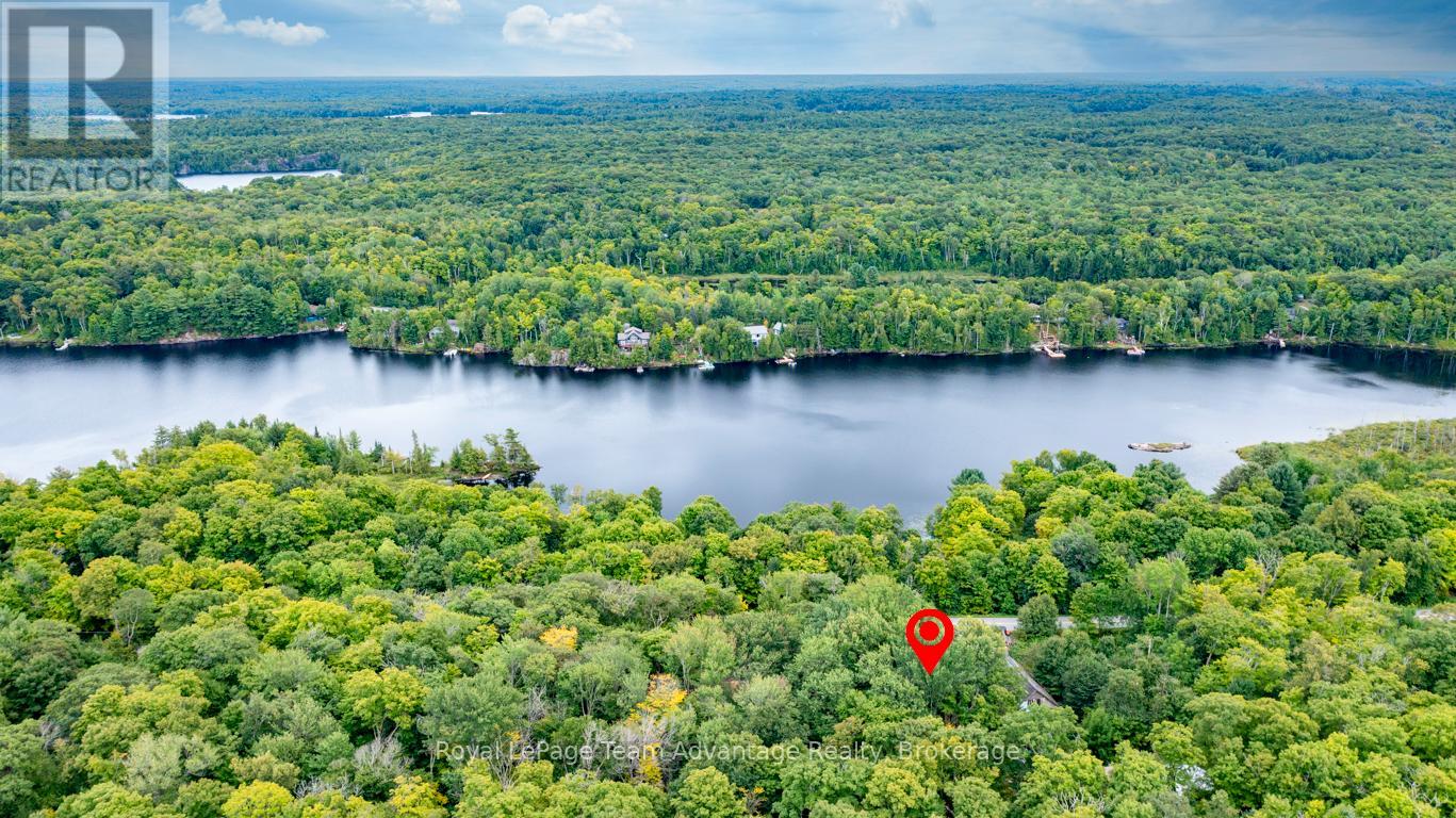 33 Pinewood Rd, McDougall, ON P2A 2W7