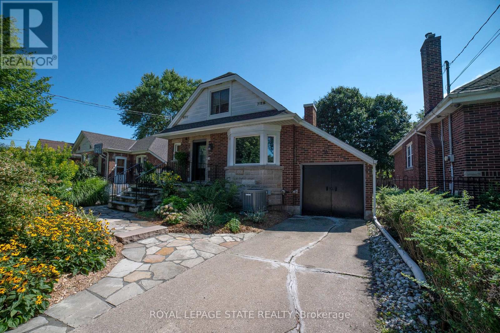 38 Kenmore Rd, Hamilton, ON L8S 3T7