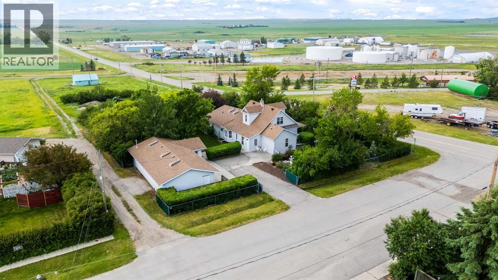 717 East Rd, Standard, AB T0J 3G0