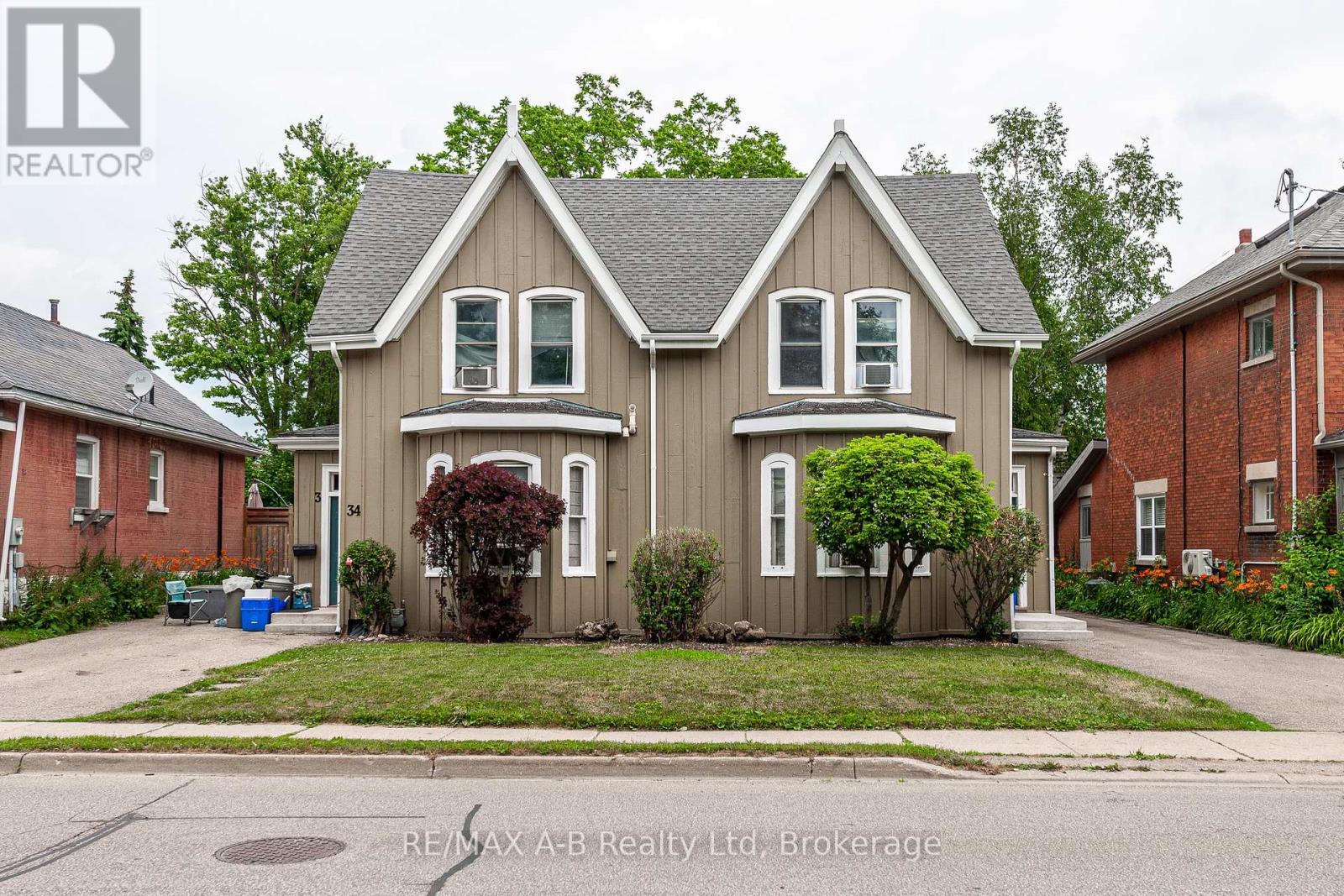 34-38 Douro St, Stratford, ON N5A 3R3