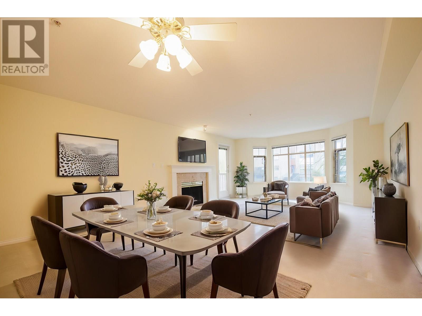2059 Chesterfield Avenue Unit 407, North Vancouver, BC V7M 2P4