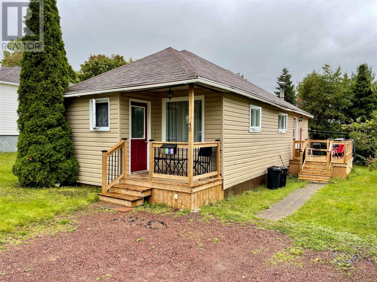 40 Riverview Rd, Grand Falls-Windsor, NL A2A 1N3