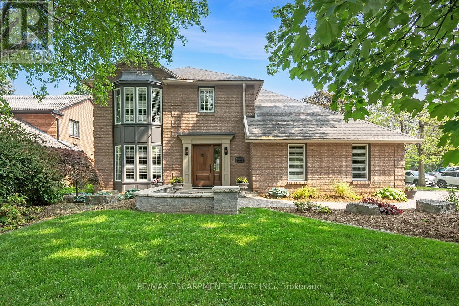 2428 Lakeshore Rd, Burlington, ON L7R 1B9