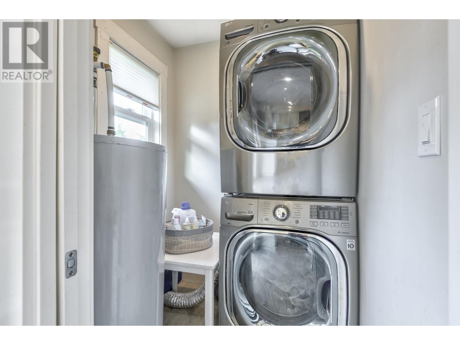 5463 Westminster Ave, Delta, BC V4K 2J4