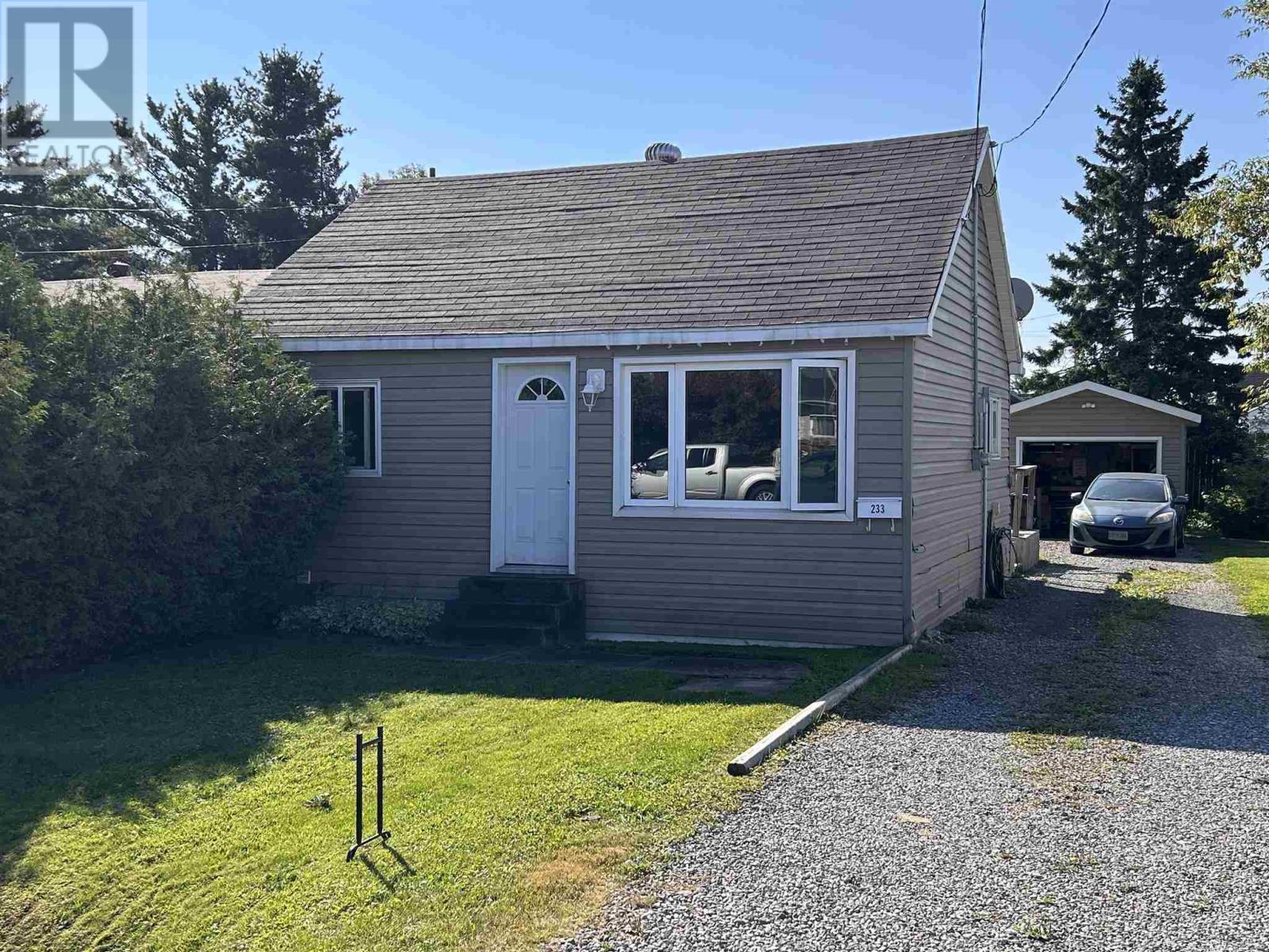 233 Selby Rd, Sault Ste. Marie, ON P6C 2P6