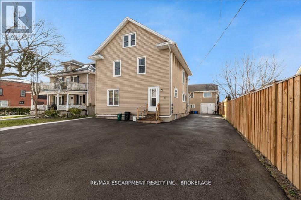 79 Burgar St, Welland, ON L3B 2S9