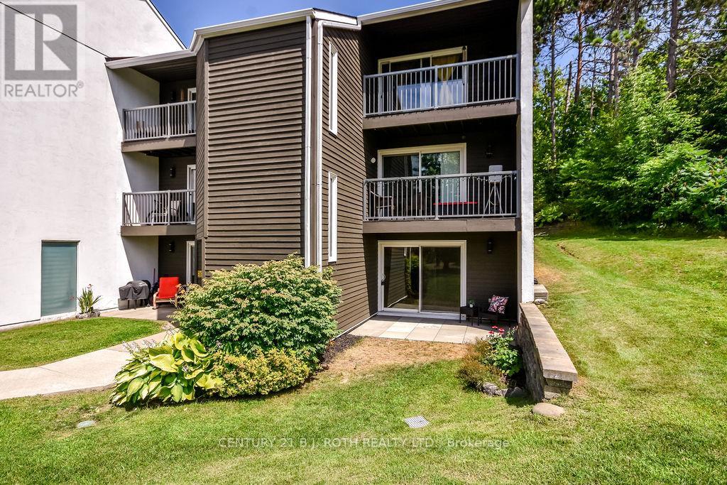 126 1102 Horseshoe Valley Rd, Oro-Medonte, ON L4M 4Y8