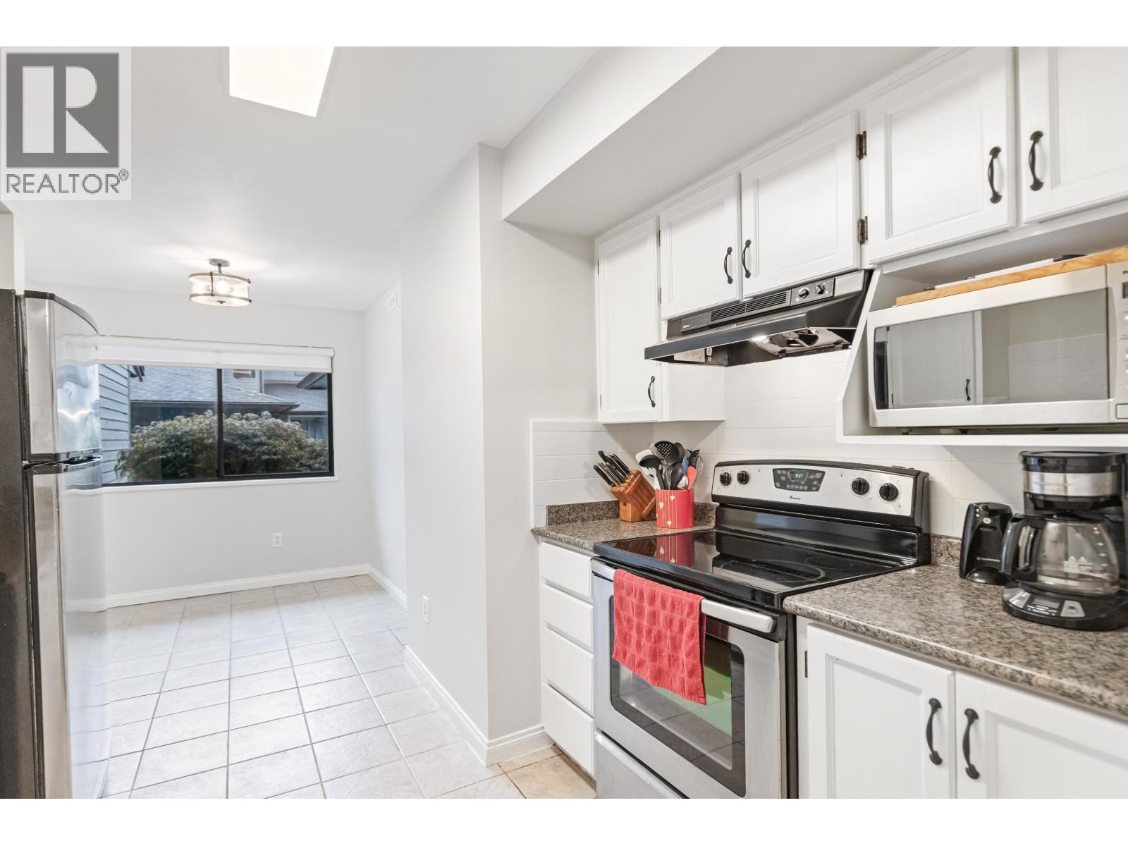 20681 Thorne Avenue Unit 12, Maple Ridge, BC V2X 8G2