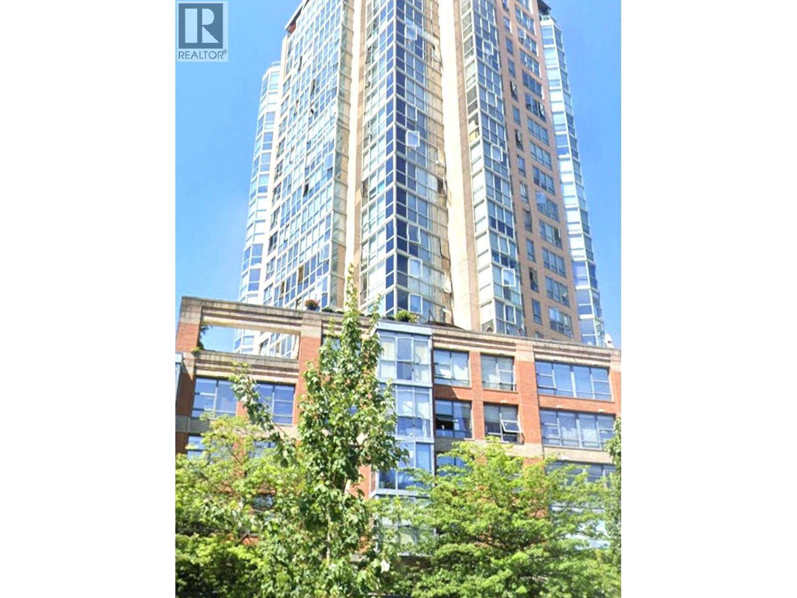1200 Pacific Boulevard Unit 40, Vancouver, BC V6B 5Z4