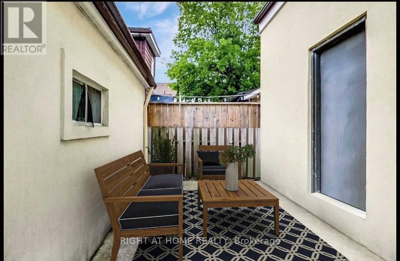 50 Shirley St W, Toronto, ON M6K 1T1