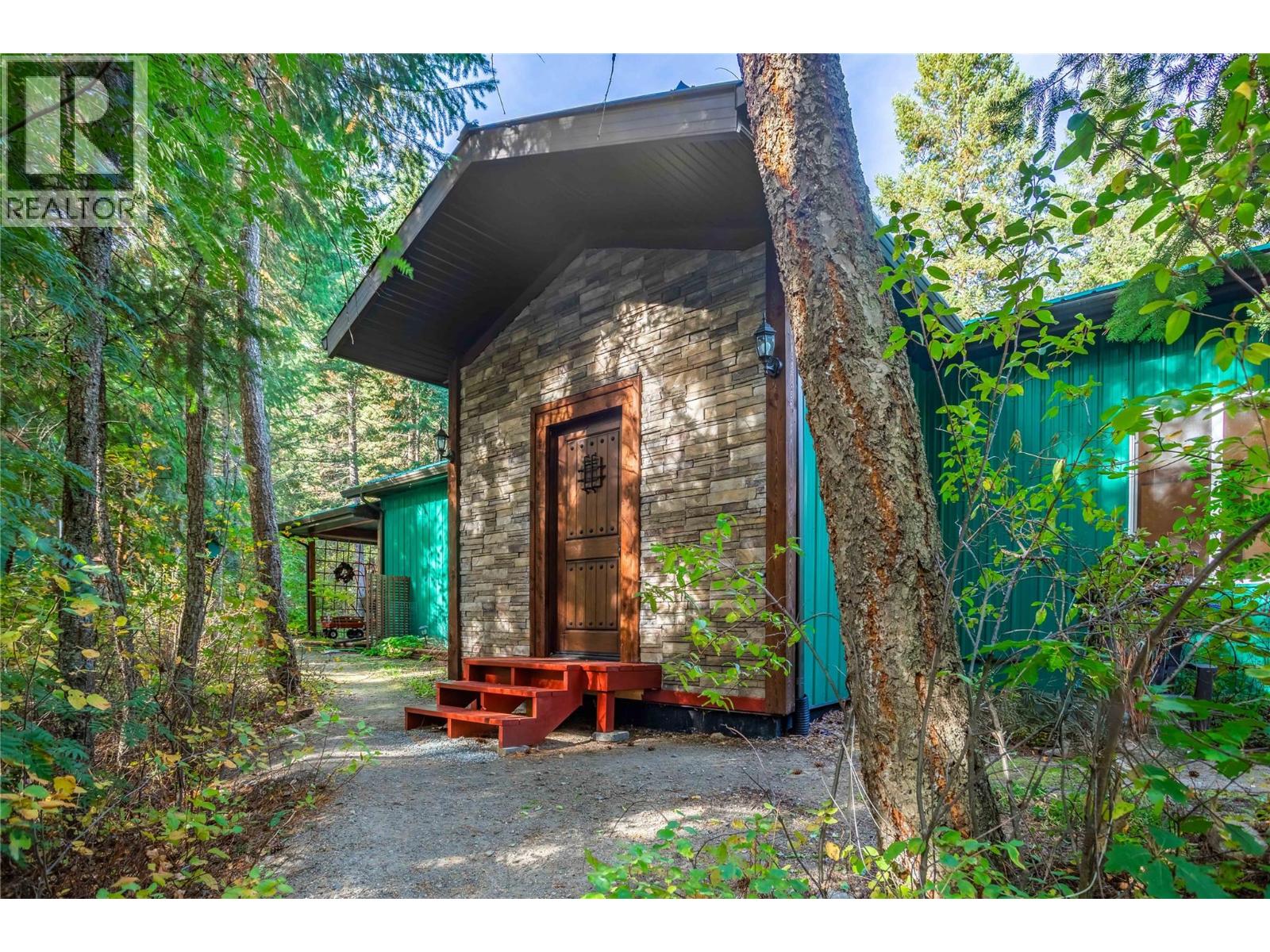 60 Pringle Rd, Carmi, BC V0H 1A0