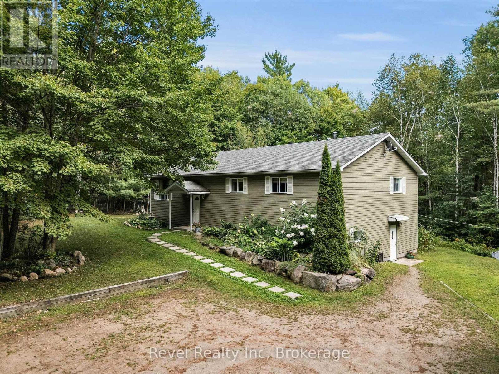 1326 Echo Lake Rd, Lake of Bays, ON P0B 1A0